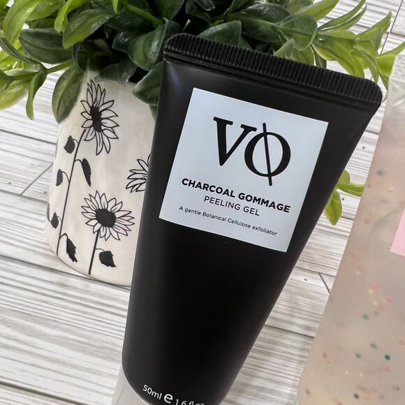 NEW Vitamasques Charcoal Gommage Peeling Gel + Multivitamin Sleeping Mask Set - Picture 3 of 8